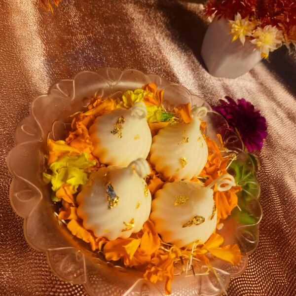Scented Modak Candles Box of 4 - Image 3
